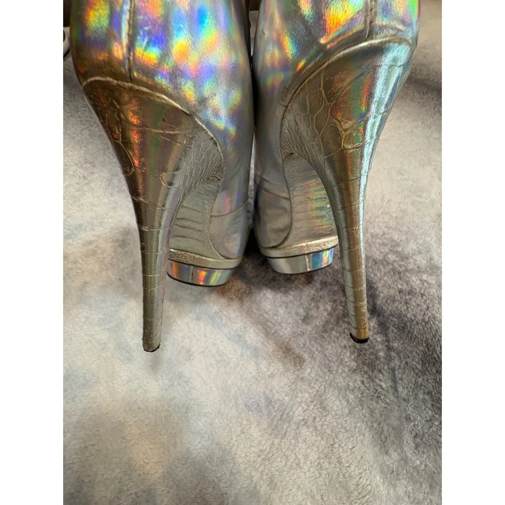 Brian Atwood B-Fontanini Holographic Silver Platform Pumps‎ Heels 7.5 38